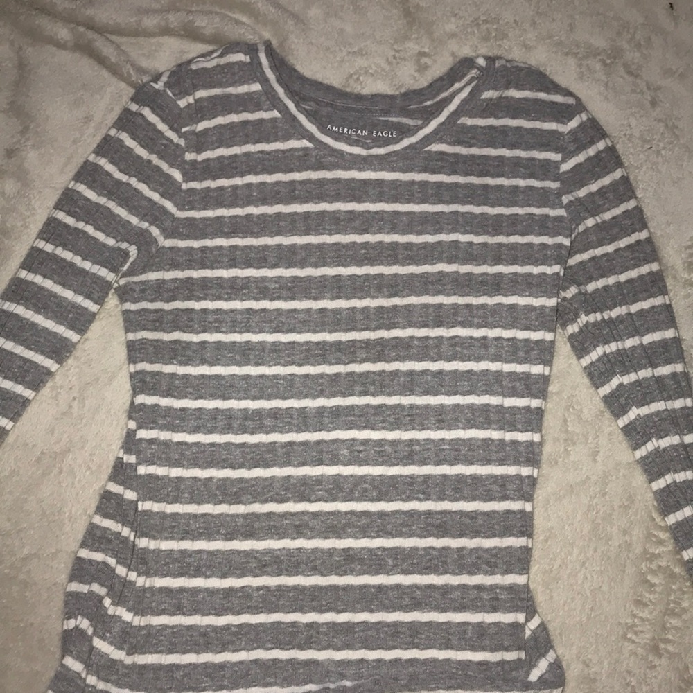 american eagle cropped shirt